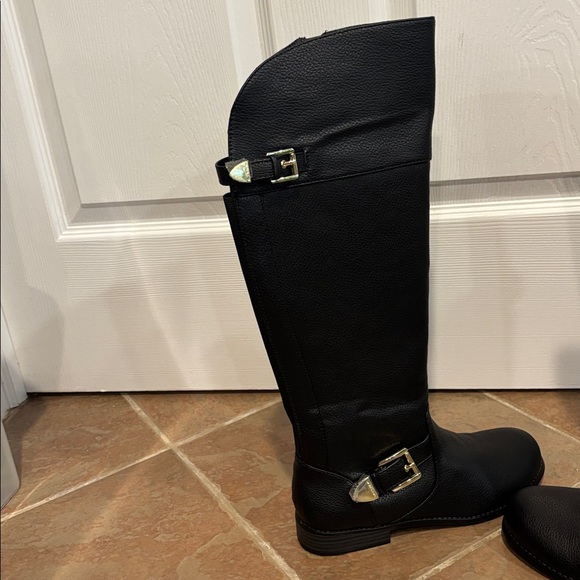 Girls no size5 black boots - Picture 3 of 5